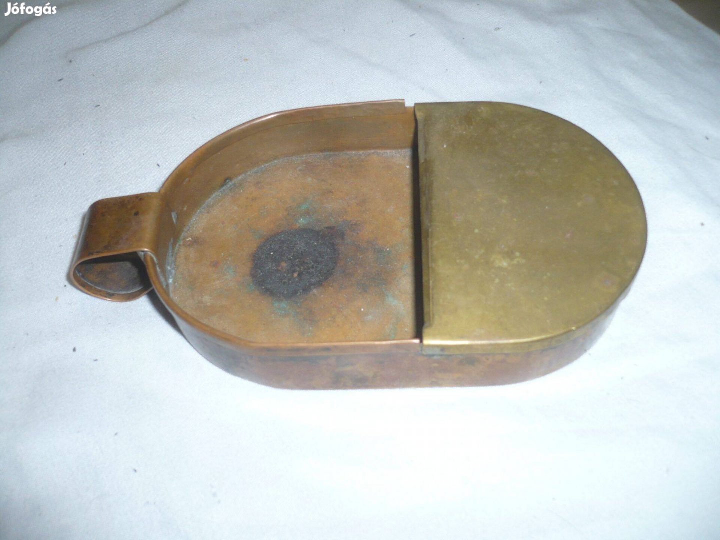 Régi réz kézi sétálós pénzgyűjtő