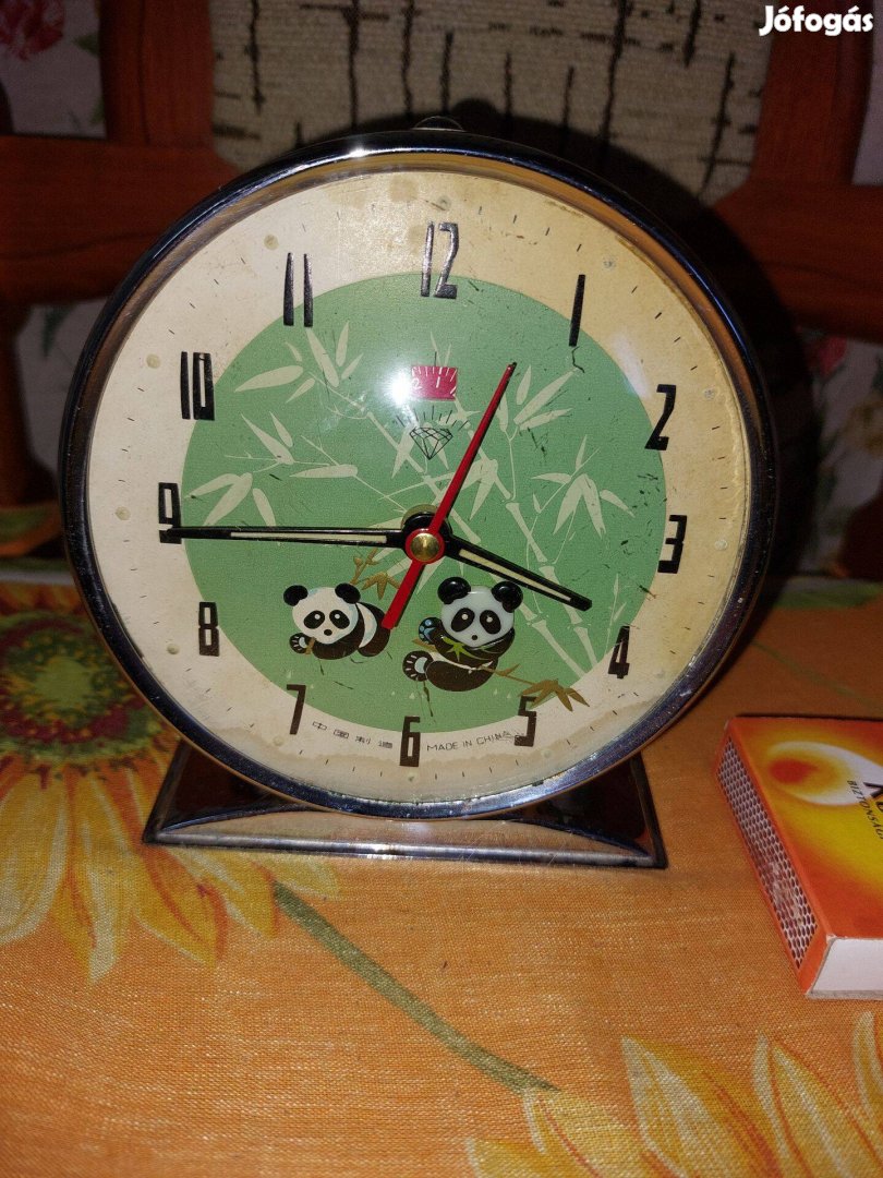 Régi ritka mechanikus felhúzós kínai asztali ébresztős Panda maci óra