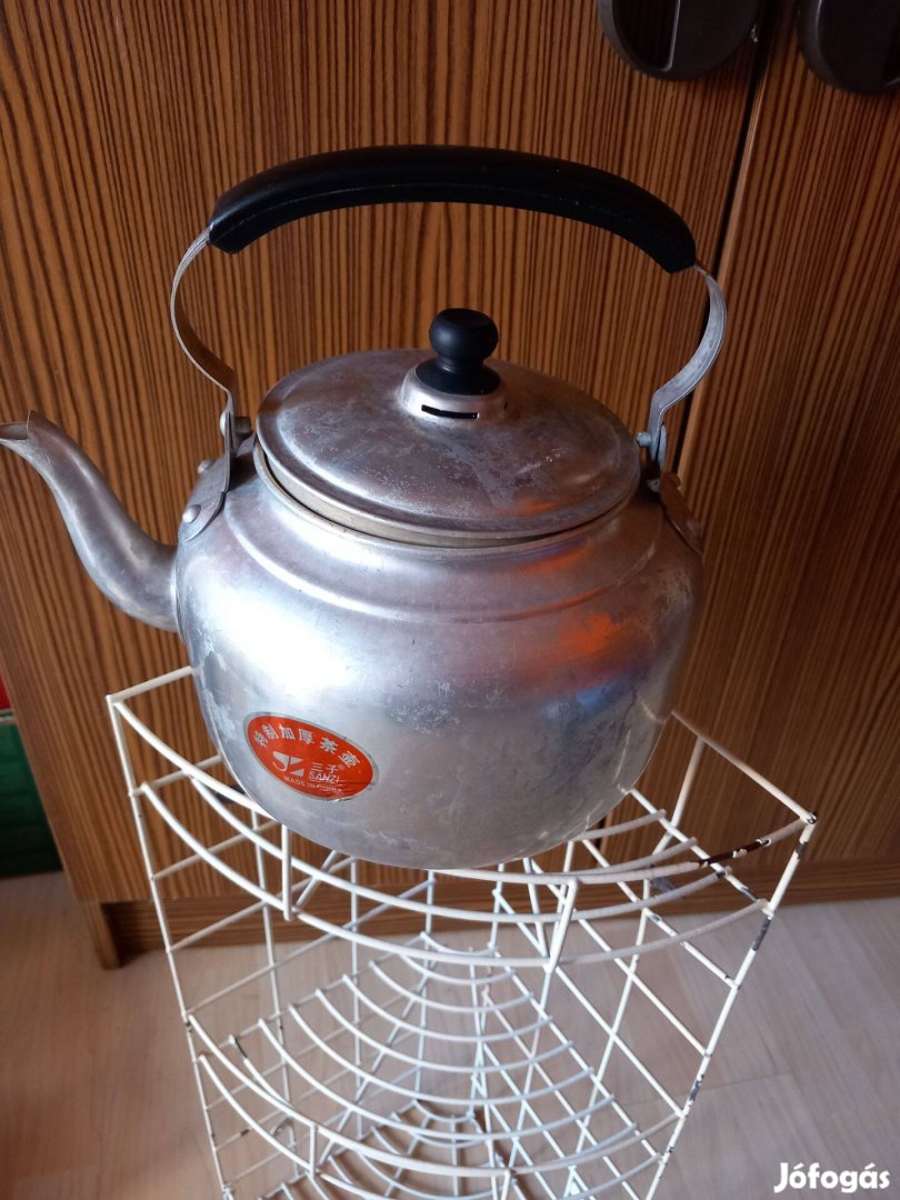 Régi rozsdamentes teafőző 2 l-es