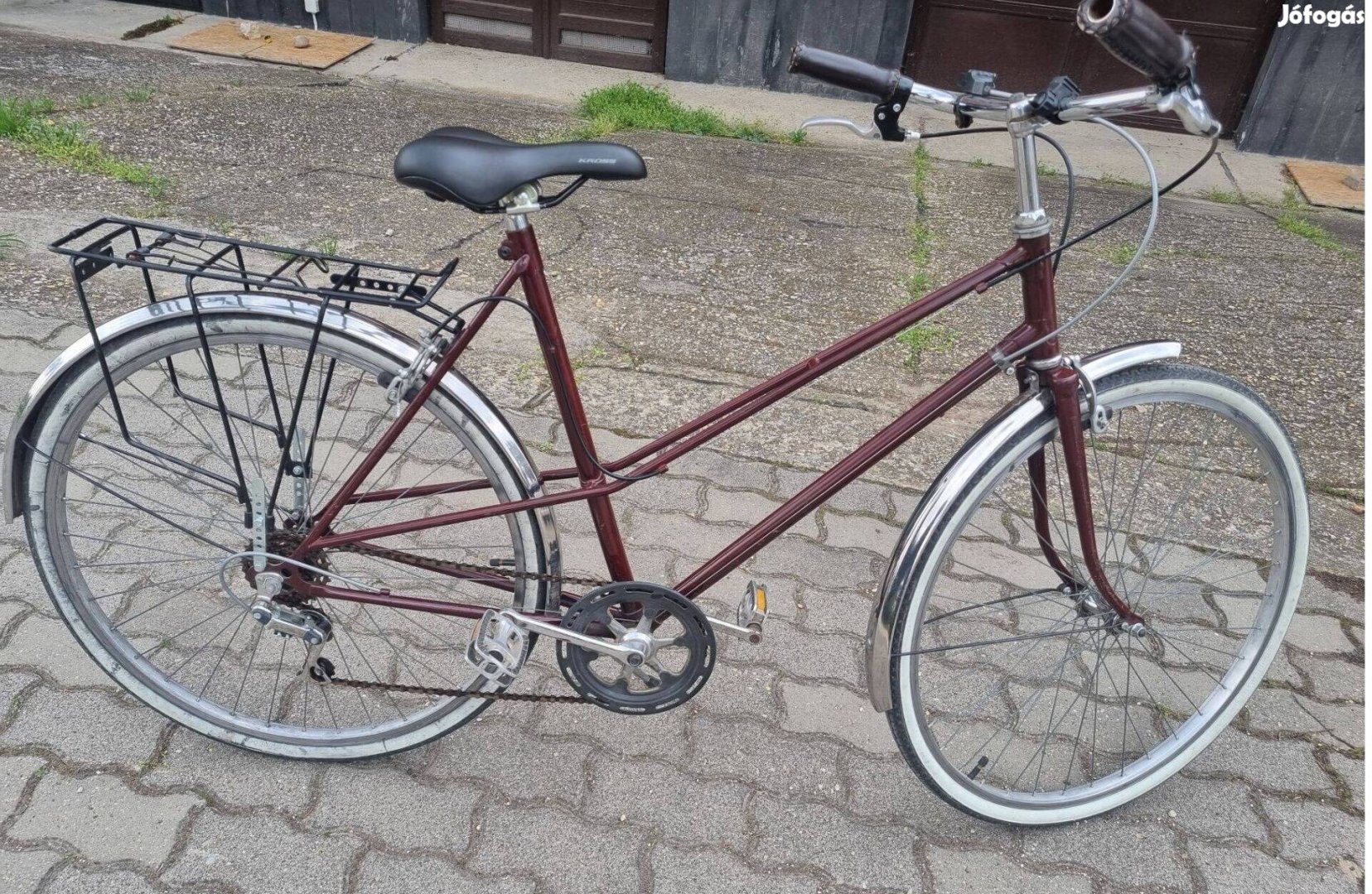 Régi stílusú, 26''-os női kerékpár eladó