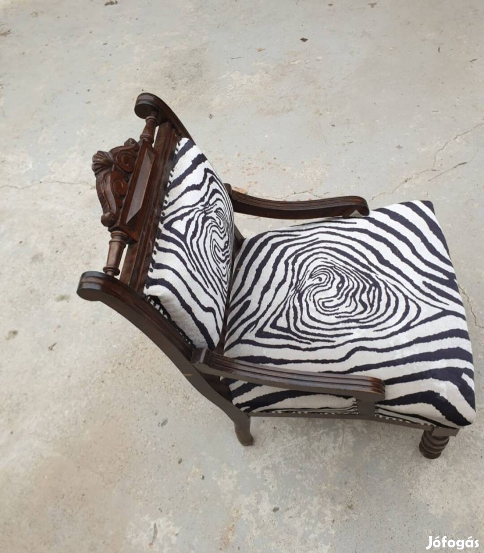Régi székek- zebra minta