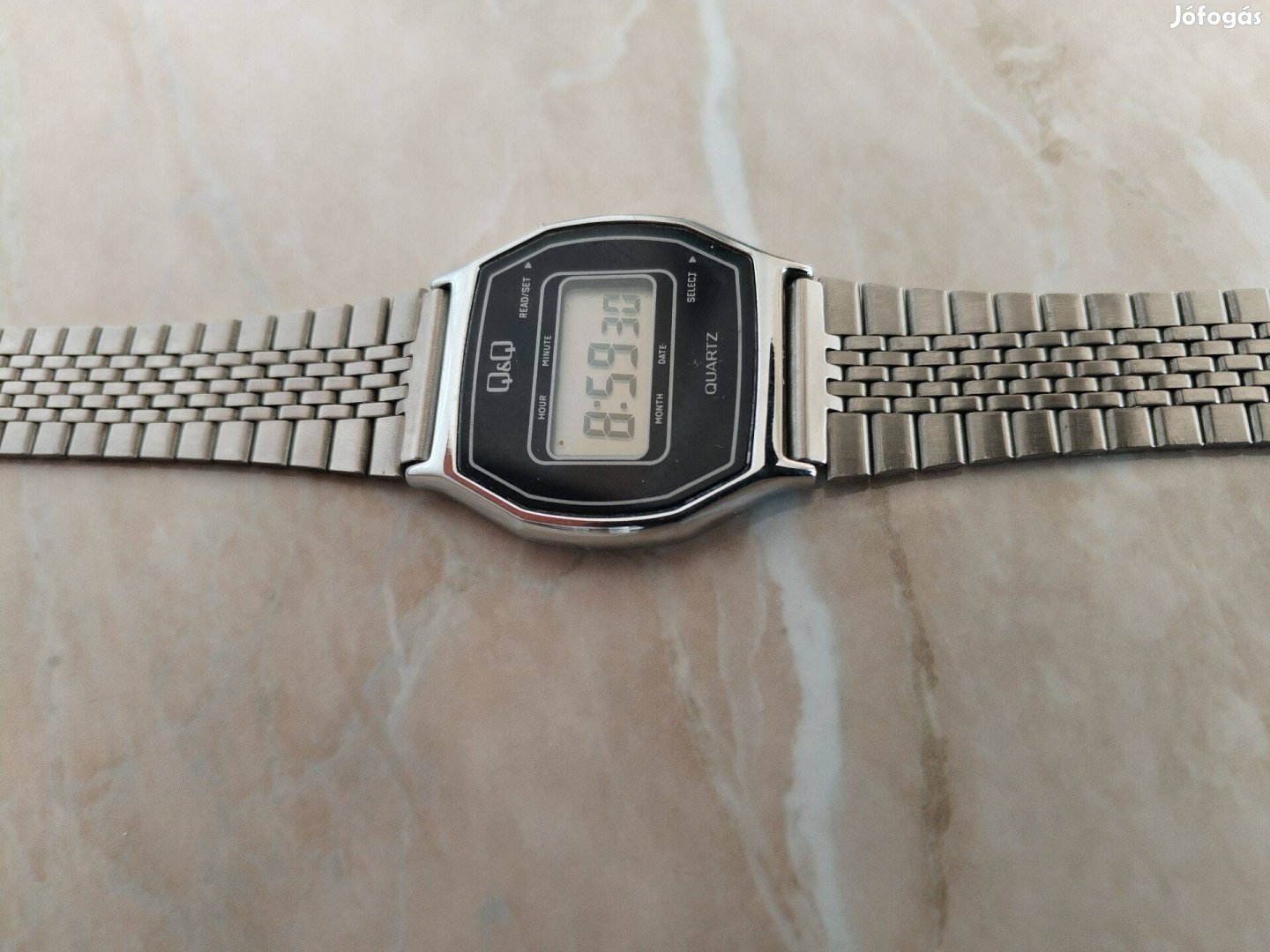 Régi szép állapotban Q Q quartz karóra