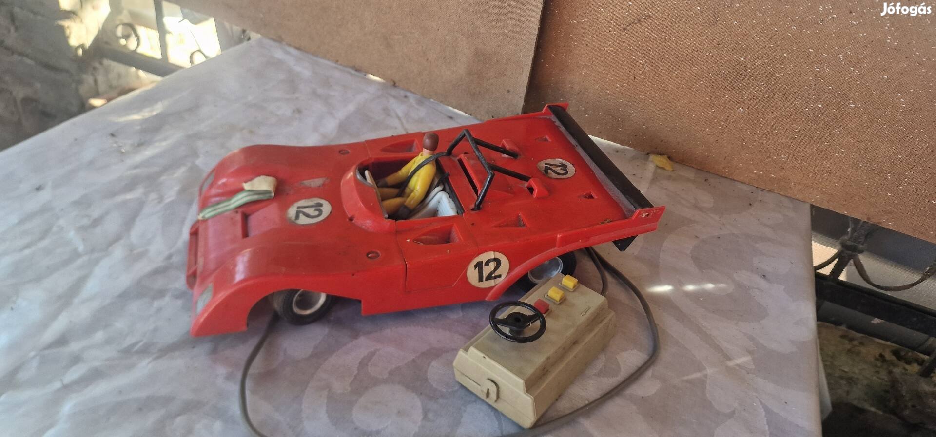 Régi távirányítós autó retro távos Ferrari régi játék