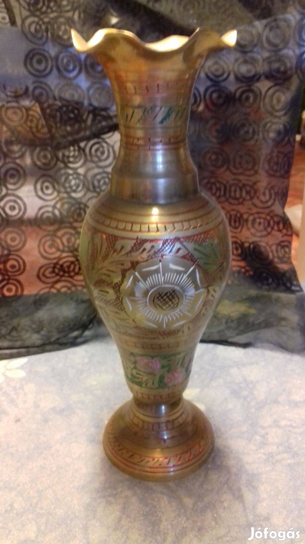 Régi tömör sárga réz nagyobb váza gyönyörű metszett színes