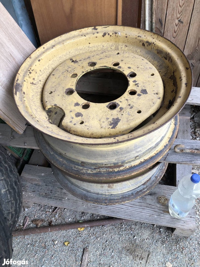 Régi traktor hátsó munkakerék felni 