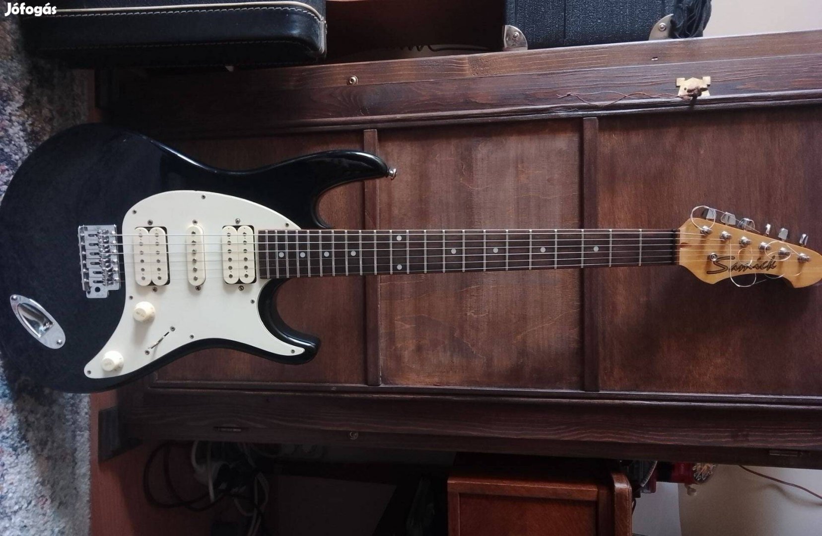 Régi tremolós '98 Samick HSH stratocaster elektromos rock gitár fekete