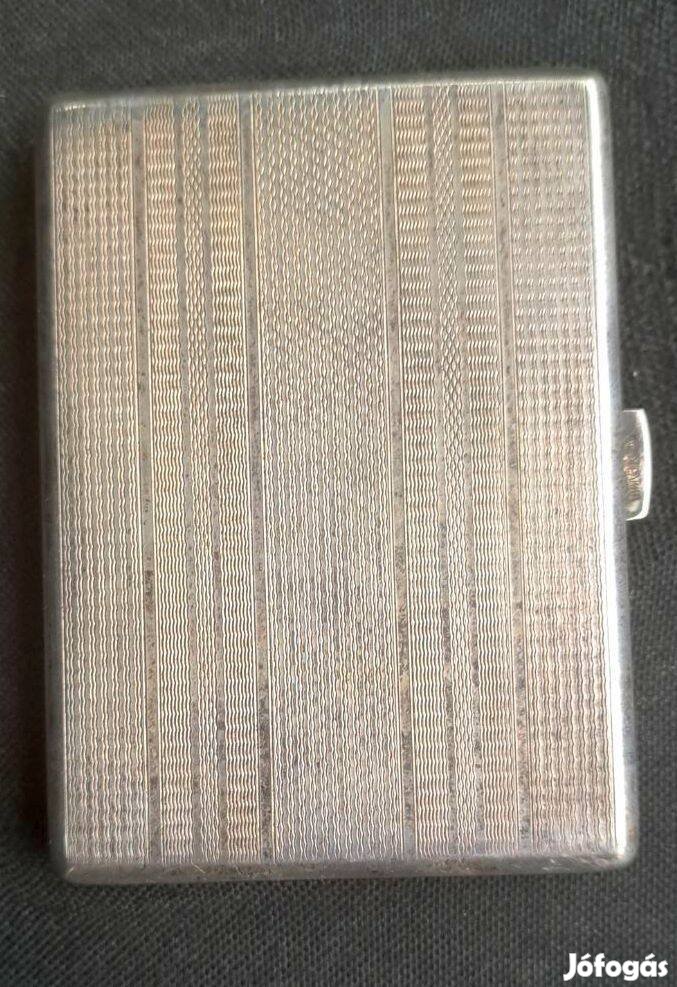 Régi úri cigarettatárca elegáns, gravírozott díszítésselü