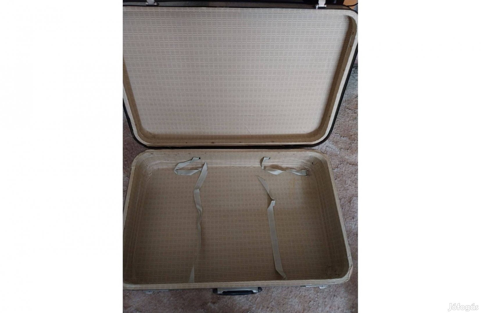 Régi utazóbőrönd