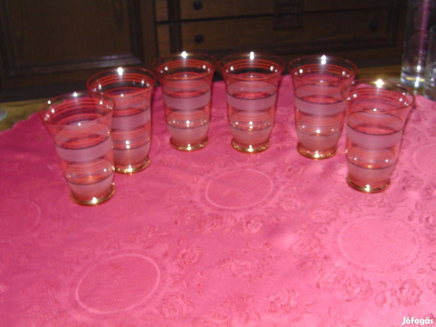 Régi üveg vizes pohár