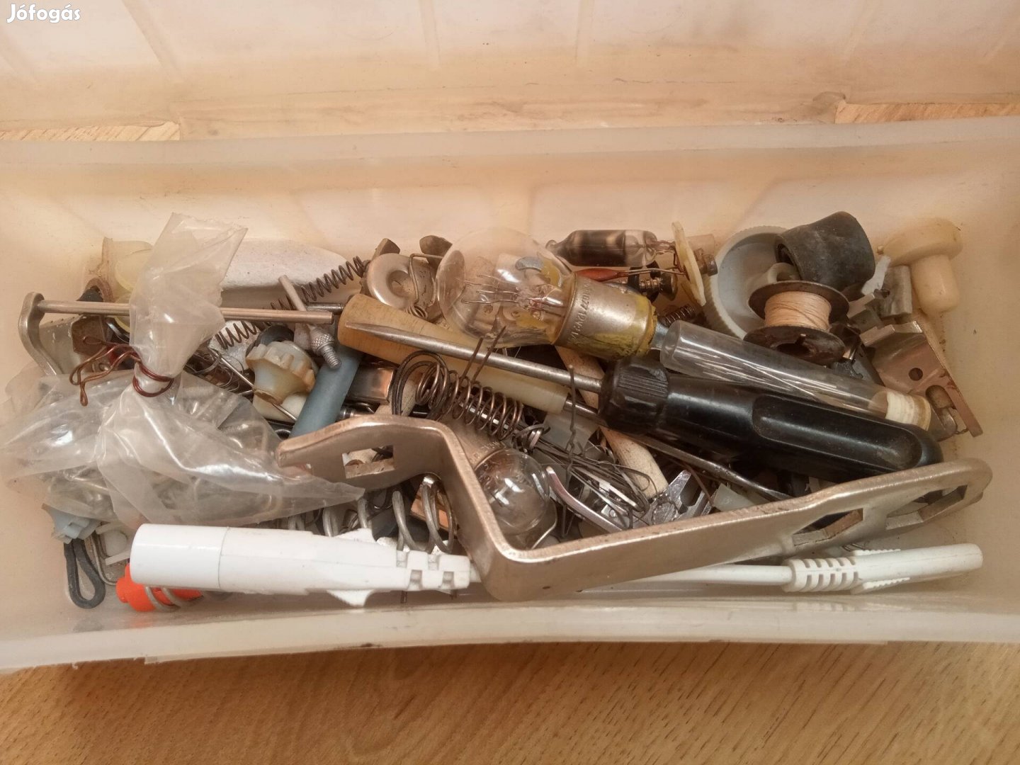 Régi varrógép tartozékok