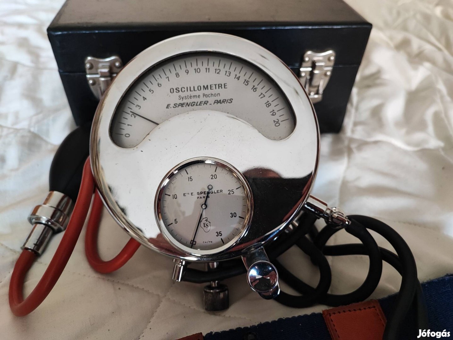 Régi vérnyomásmérő műszer 