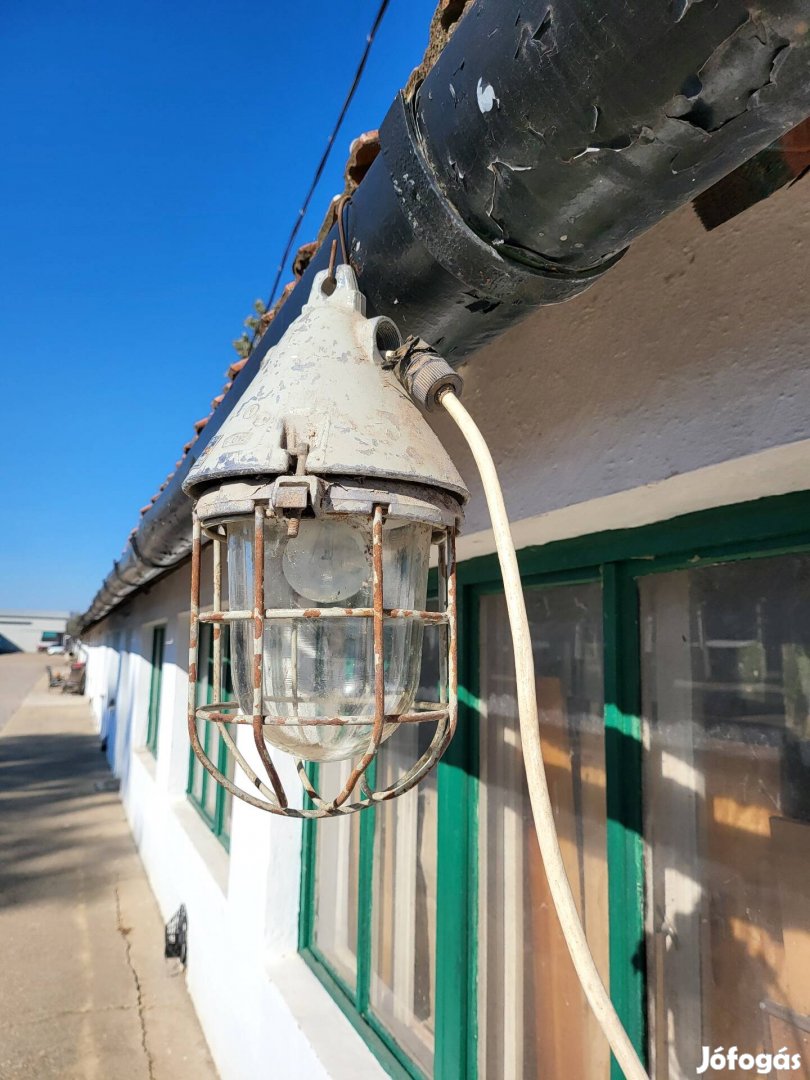 Régi viharlámpa