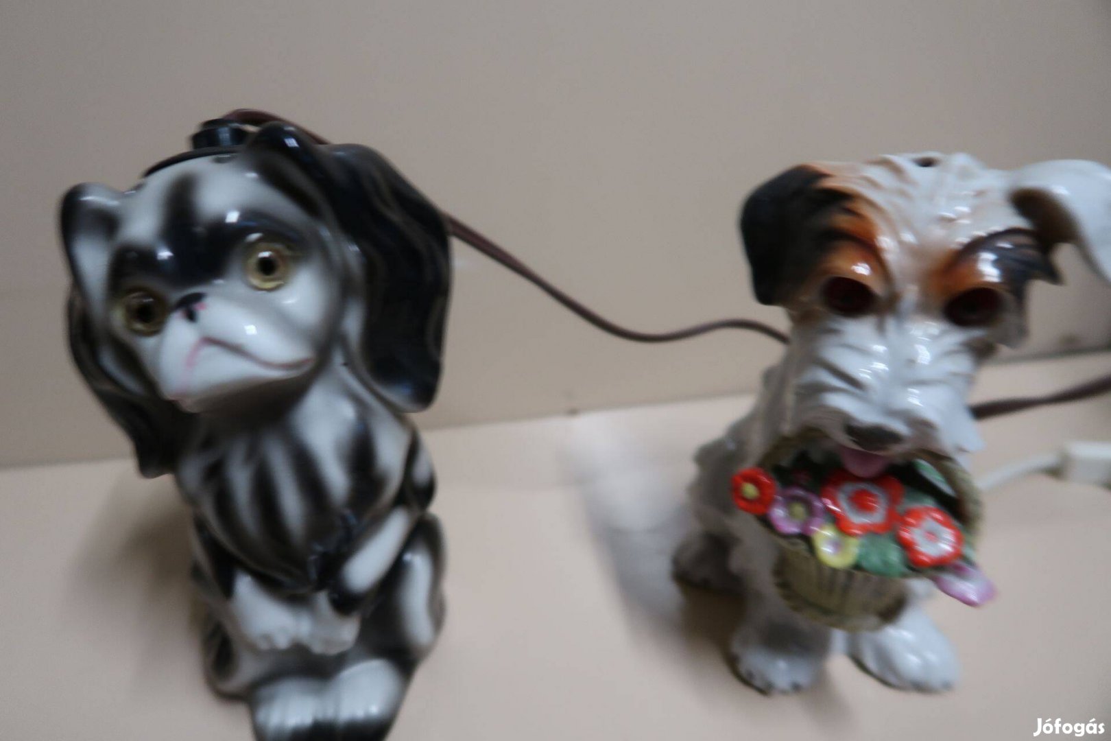 Régi világitó parfűmlámpák egyenként-kutyák