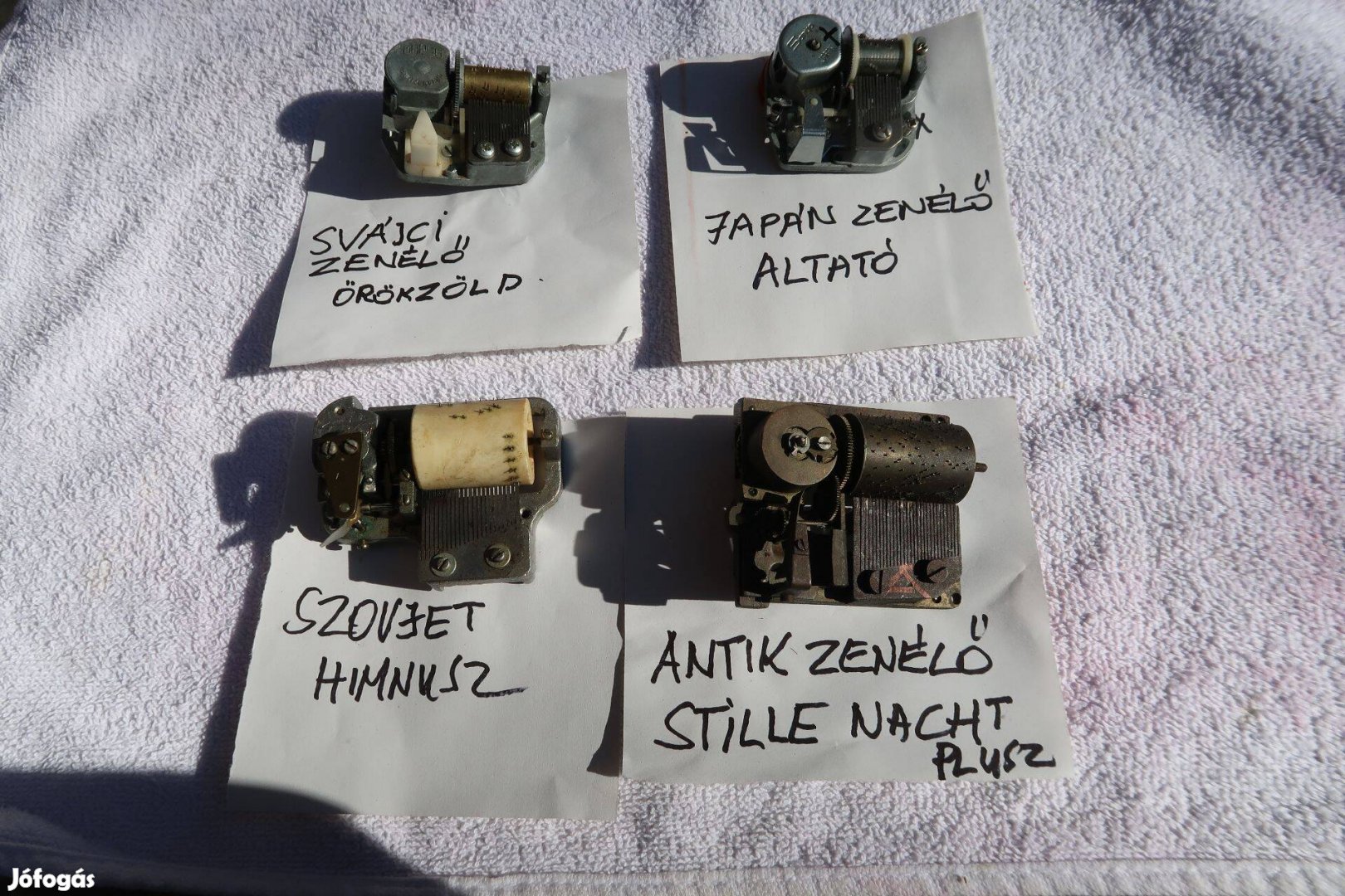 Régi zenélő szerkezetek darabonként