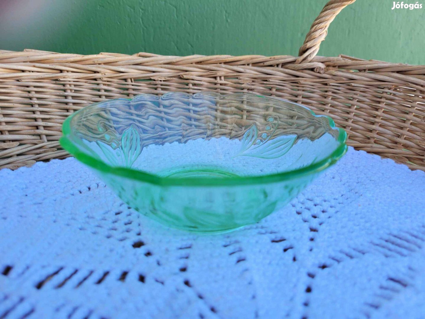 Régi zöld gyöngyvirág mintás kis üveg tál