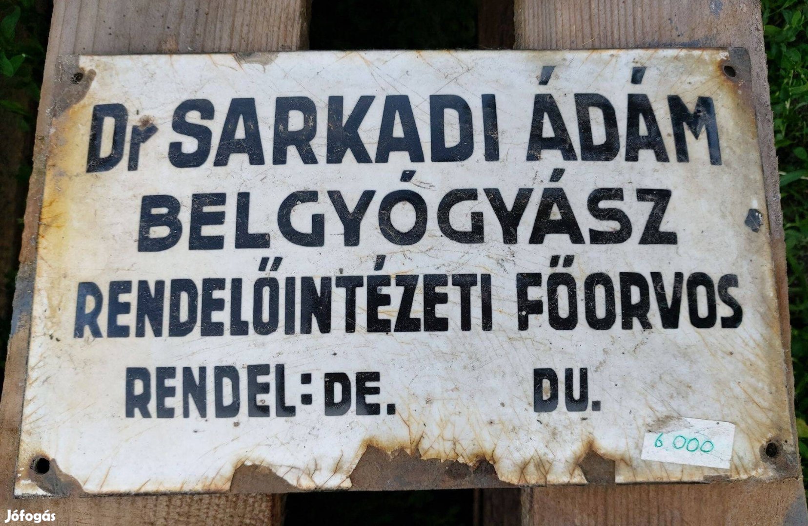 Régi zománctábla, sérült
