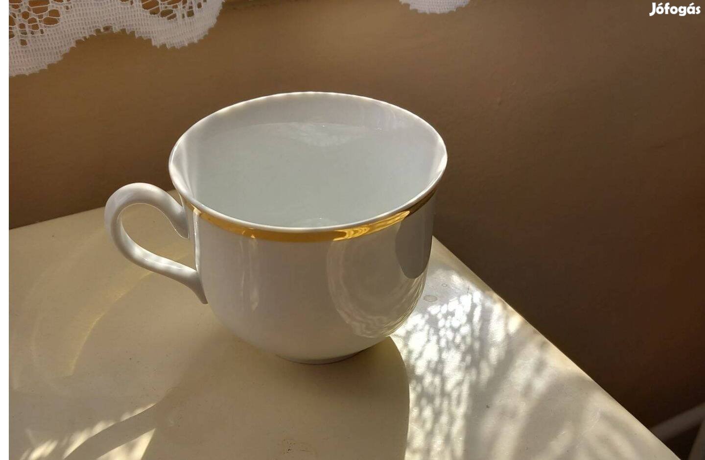 Régiségek, dísztárgyak eladók