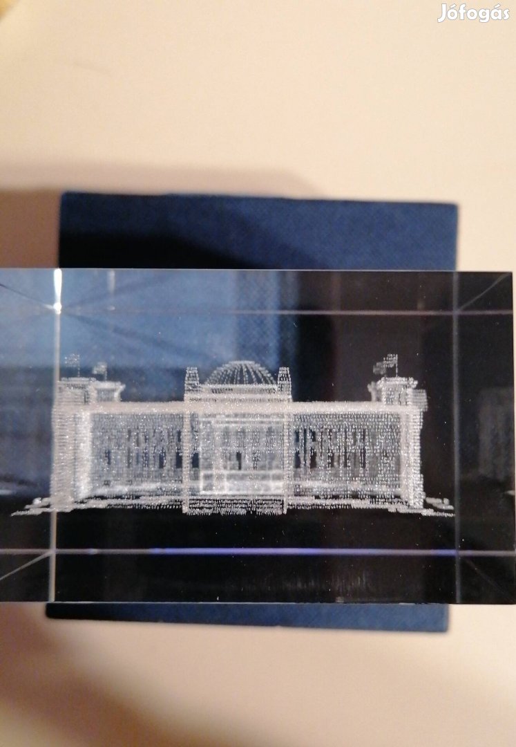 Reichstag épülete lézergravírozott üveg dísz