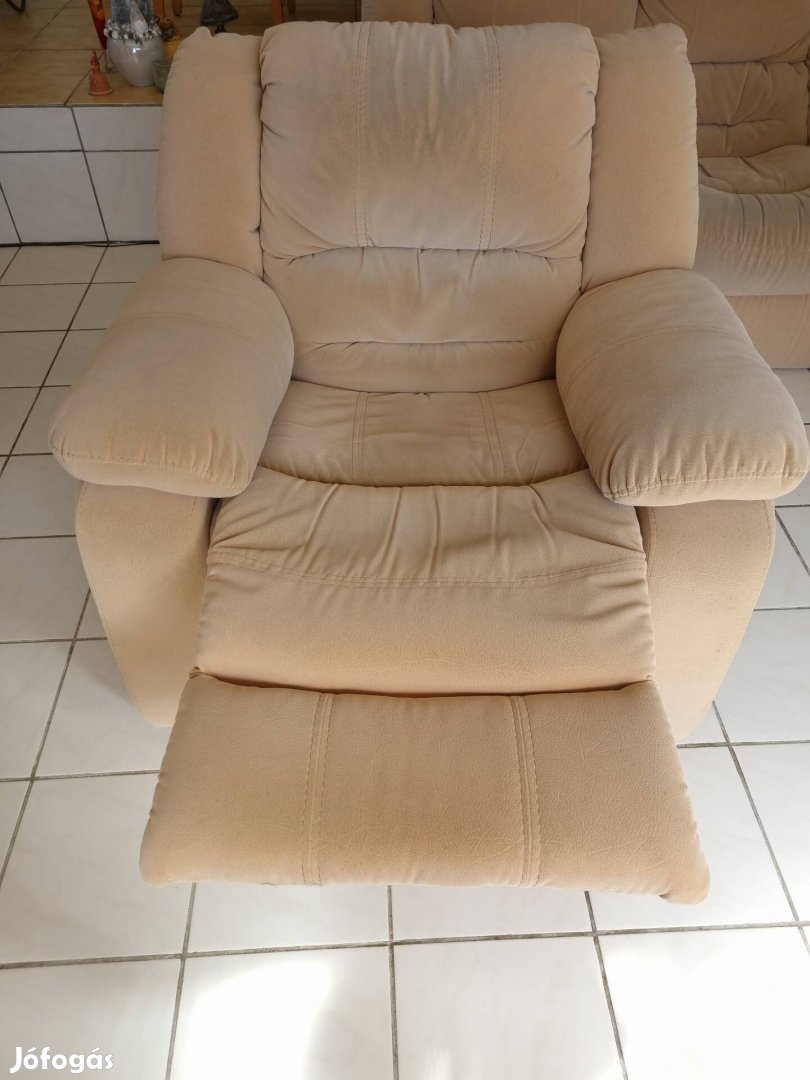 Relax fotel dönthető lábemelővel Miskolcon