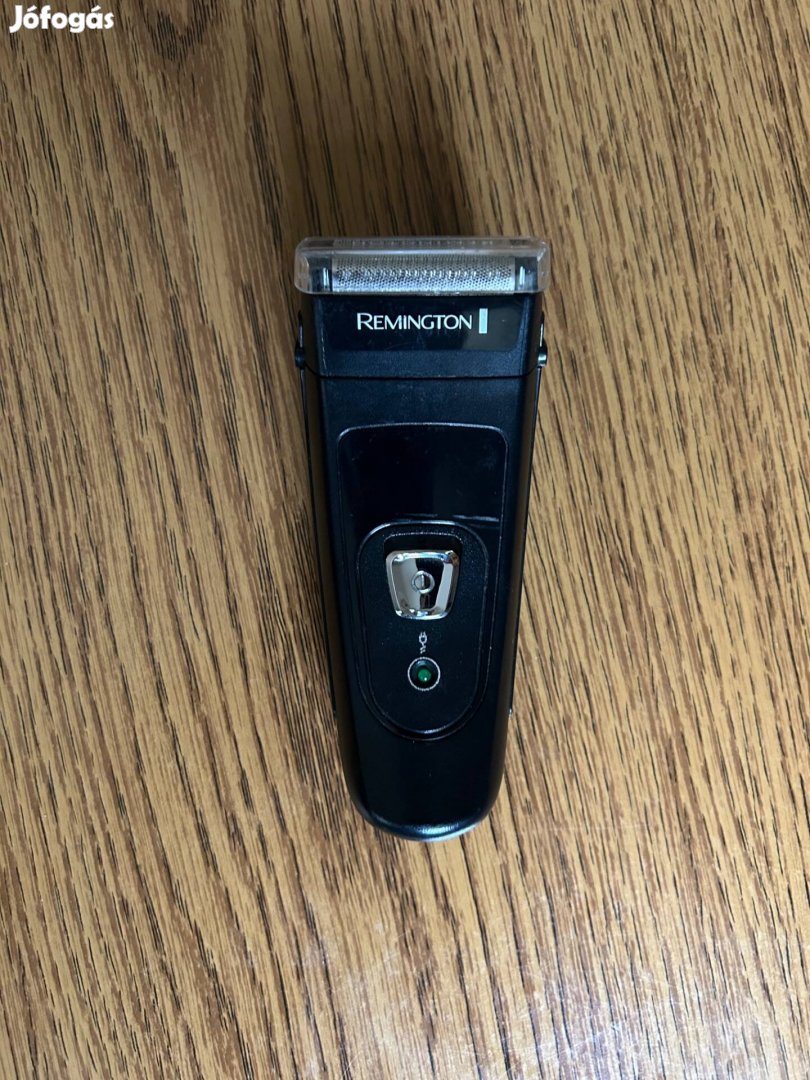 Remington Comfort Series villanyborotva töltővel
