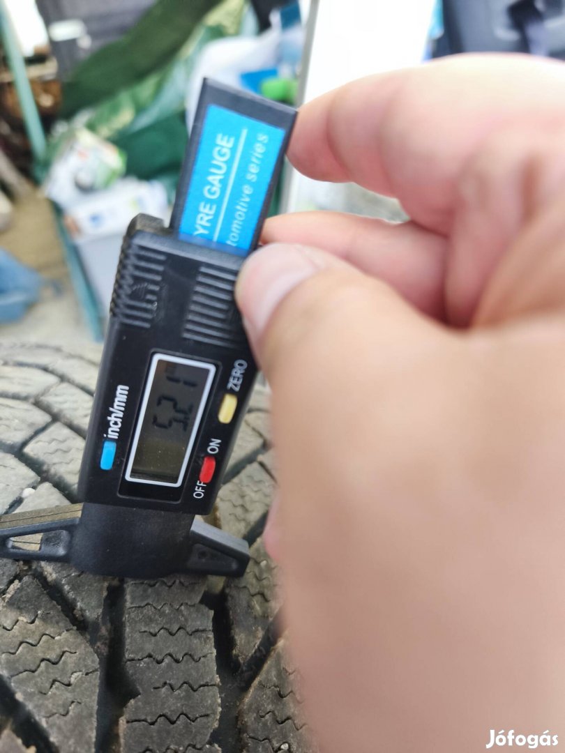 Renault 15" lemezfelni + téli gumi