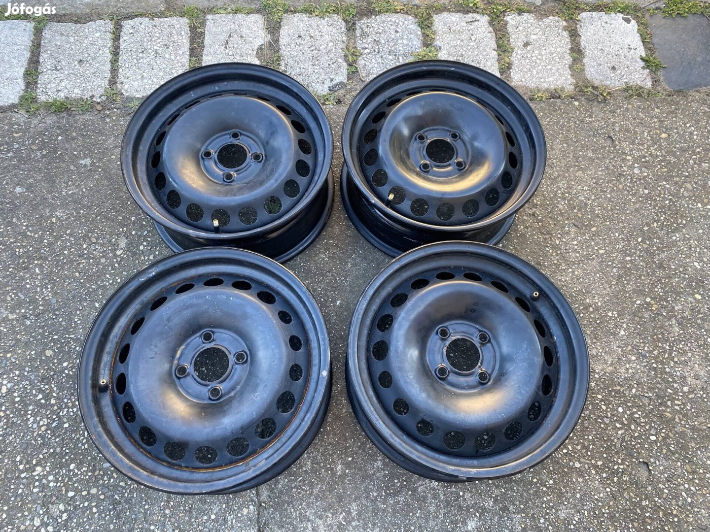 Renault 15"-os 4x100 lemezfelni szett ET40