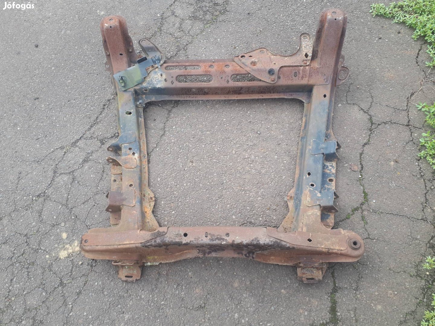 Renault 19   1.9 Diesel Első Bölcső 