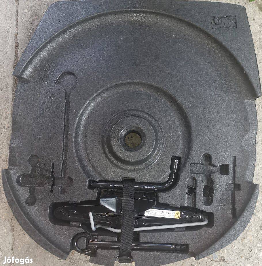Renault Captur Uniroyal 17 T145/90 R16 106M pótkerék, tartó,célszerszá