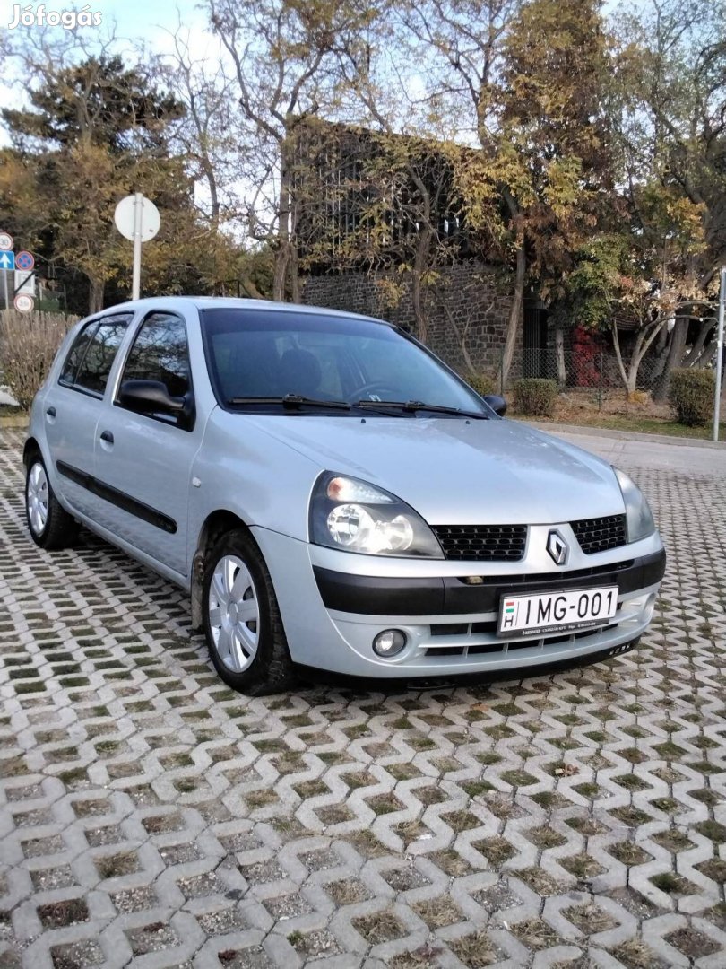 Renault Clio 1.2 16V Authentique Kevés kilométe...