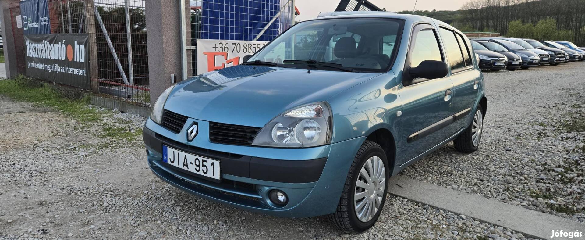Renault Clio 1.2 16V Azure 1.5 év vizsga