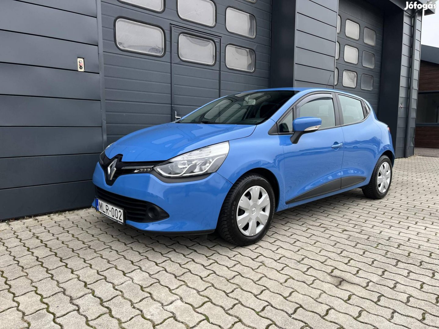 Renault Clio 1.2 16V Intens Szervizkönyv / 94ek...