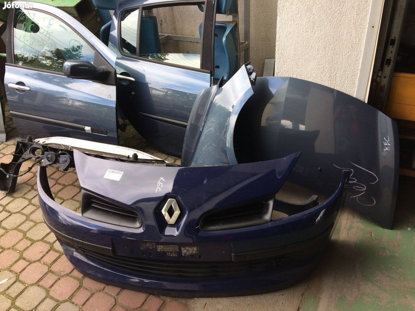 Renault Clio 2005-2012 Motorháztető, lökhárító, sárvédő, ajtó, csomagt