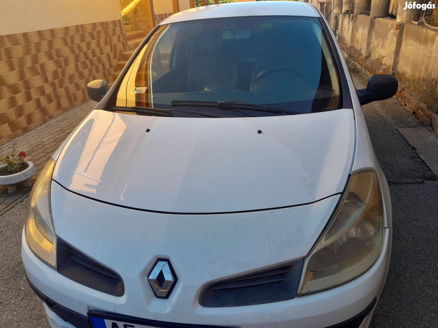 Renault Clio 3 . 2 személyes