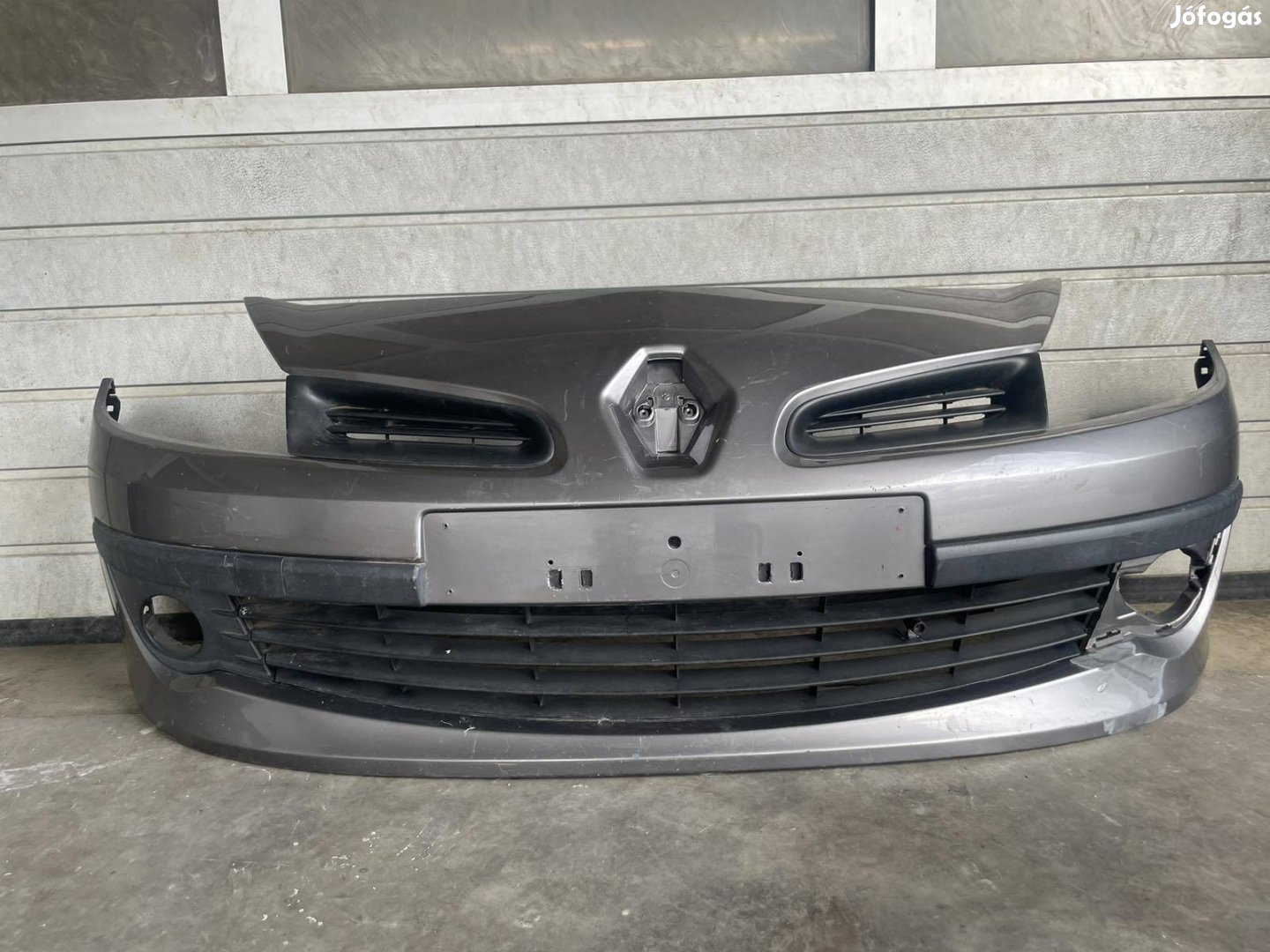 Renault Clio 3.gen első lökhárító lökő 2004-2007 6012040028