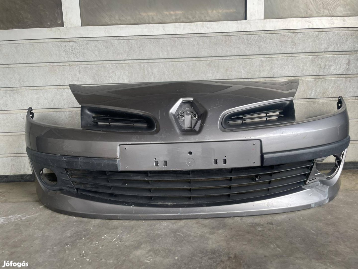 Renault Clio 3.gen első lökhárító lökő 2004-2007 6012040028