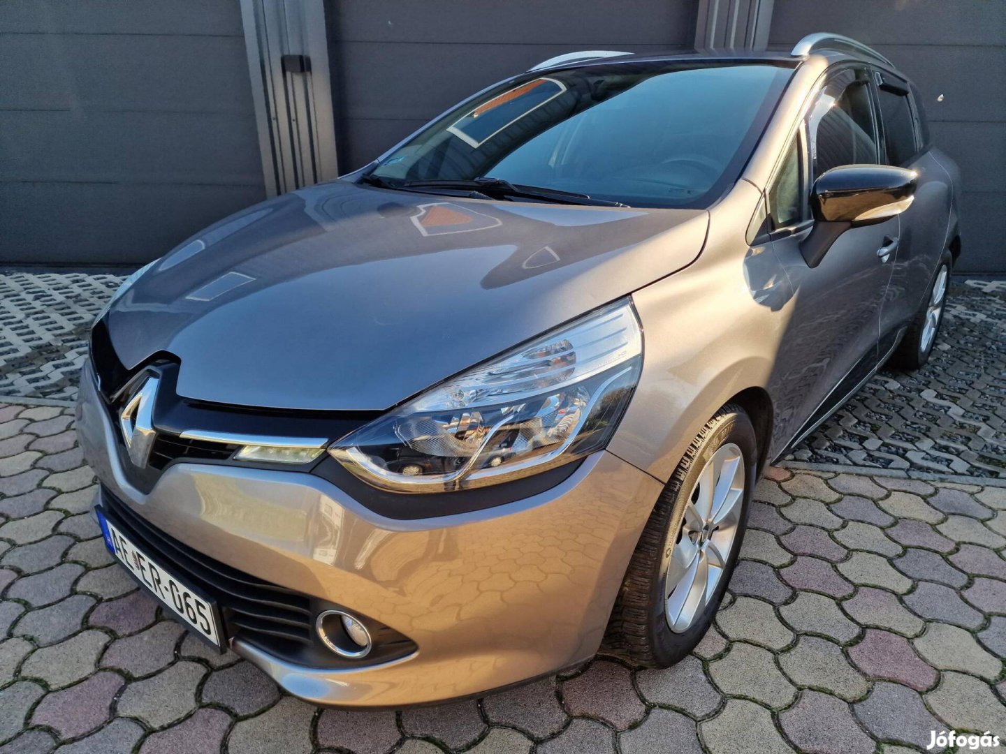 Renault Clio Grandtour 0.9 TCe Limited EURO6 SZ...