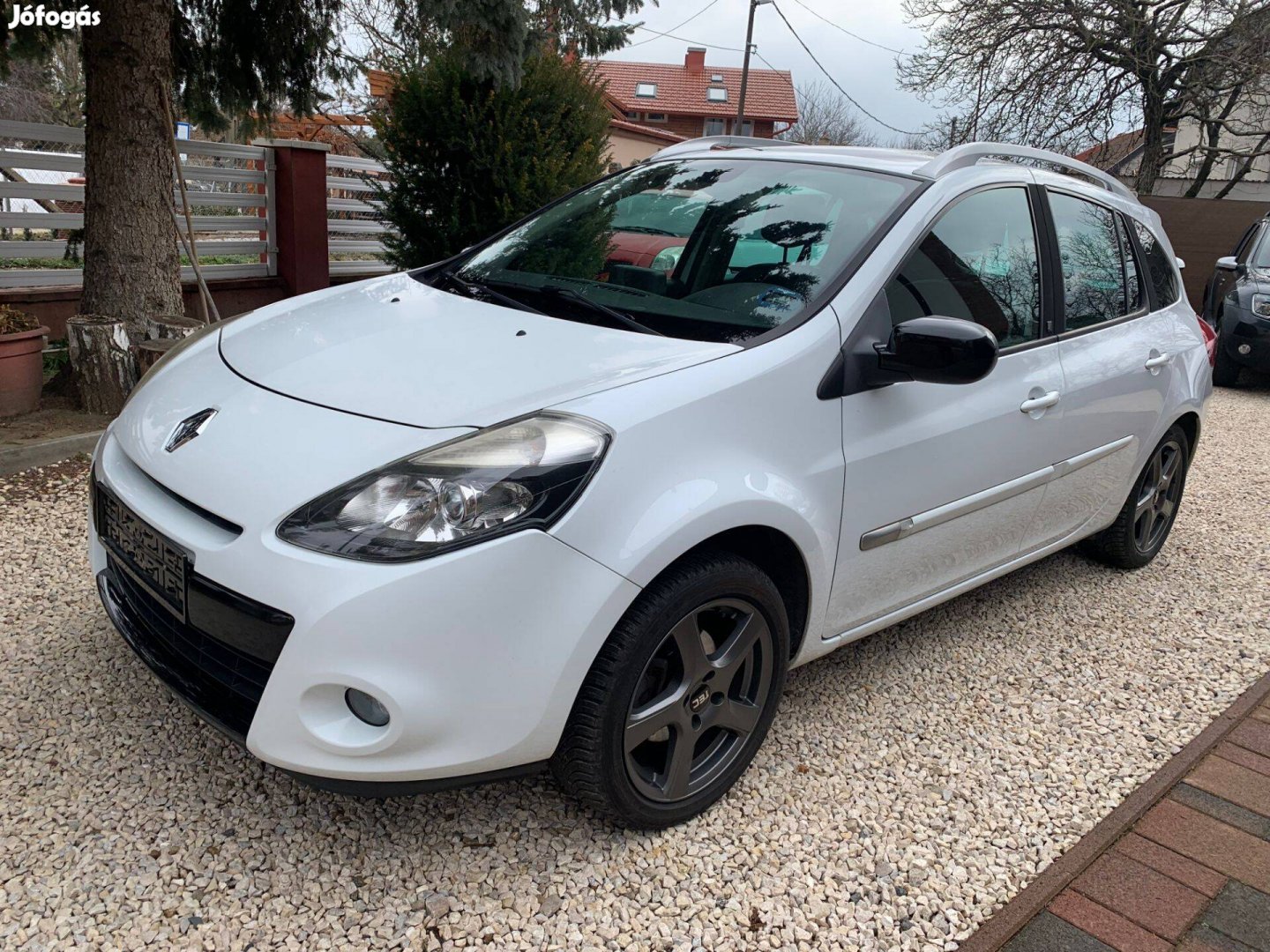 Renault Clio Grandtour 1,2, digit klíma, panorámatető, tolatóradar