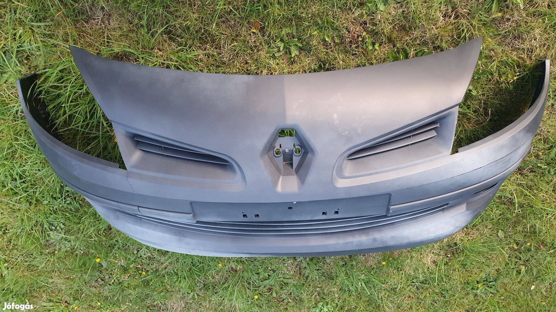 Renault Clio III. utángyártott első lökhárító