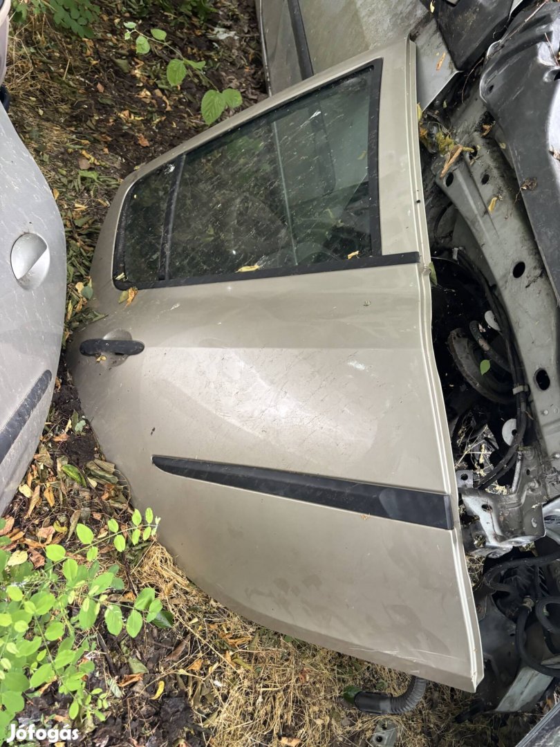 Renault Clio III jobb hátsó ajtó