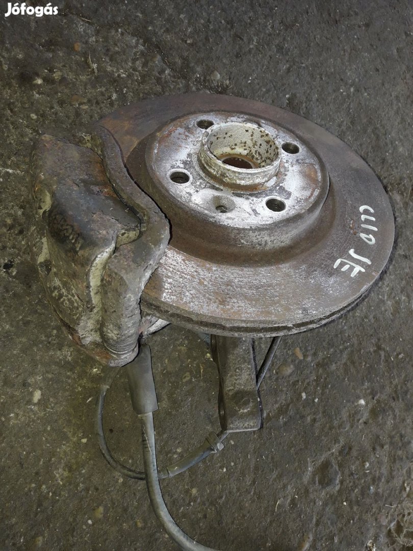 Renault Clio II Jobb Első Csonkállvány Kerékaggyal