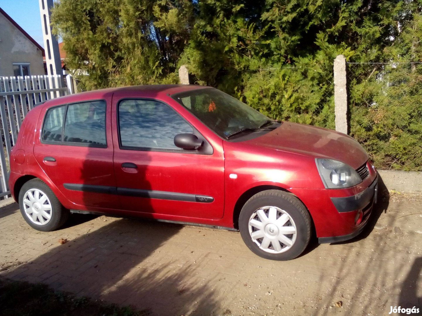 Renault Clio.II. gyári bontott alkatrészek kedvező áron eladók