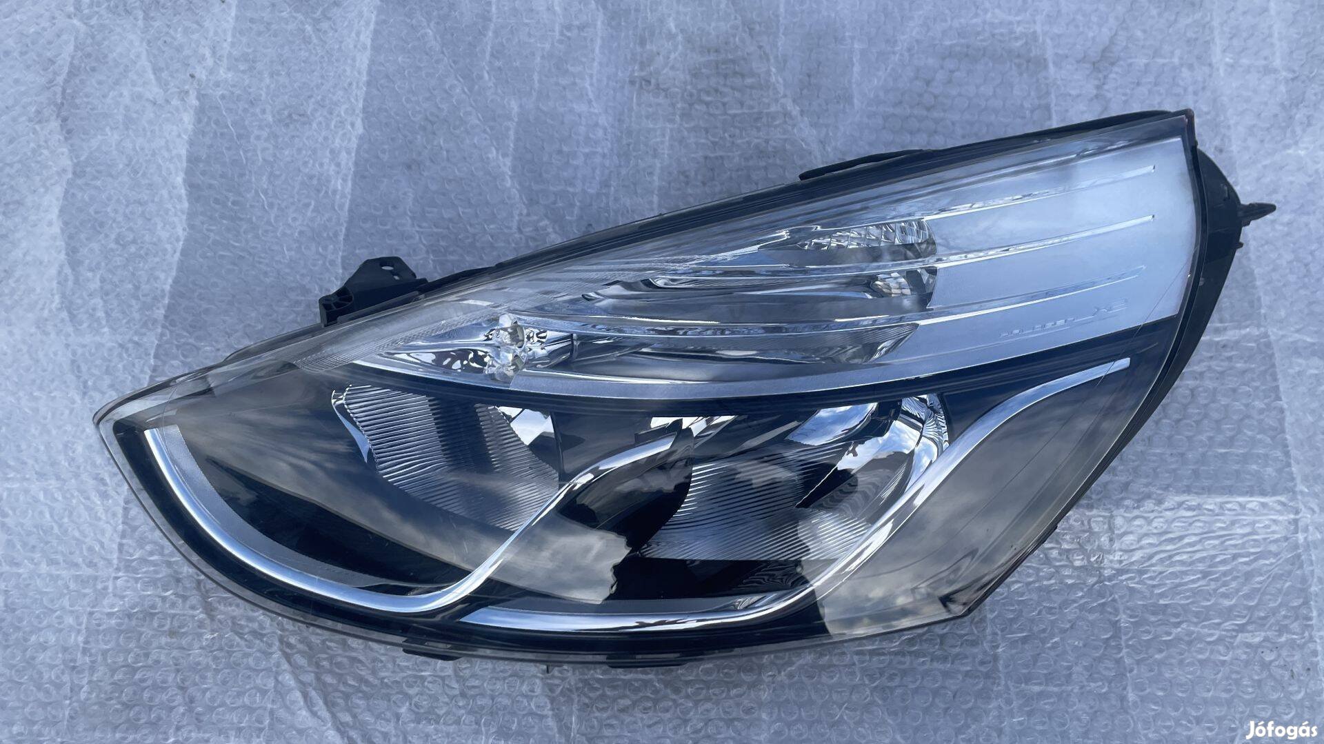Renault Clio IV 4 bal első fényszóró lámpa 260601850R