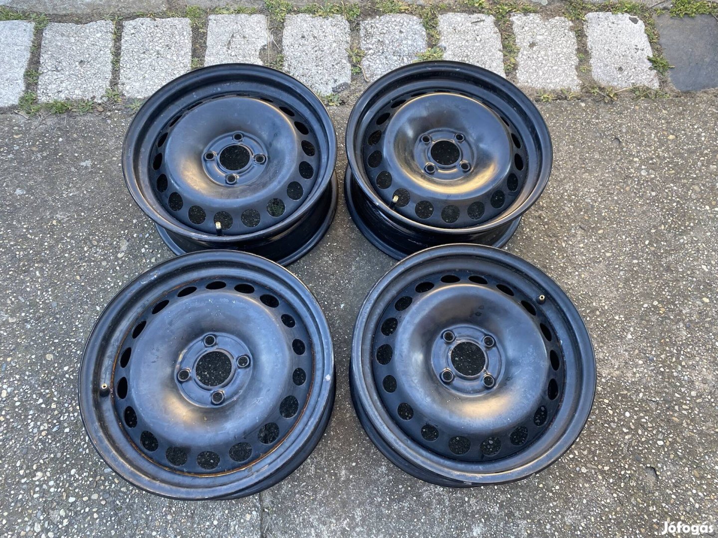 Renault Clio gyári 15"-os lemezfelni szett 4x100 et40