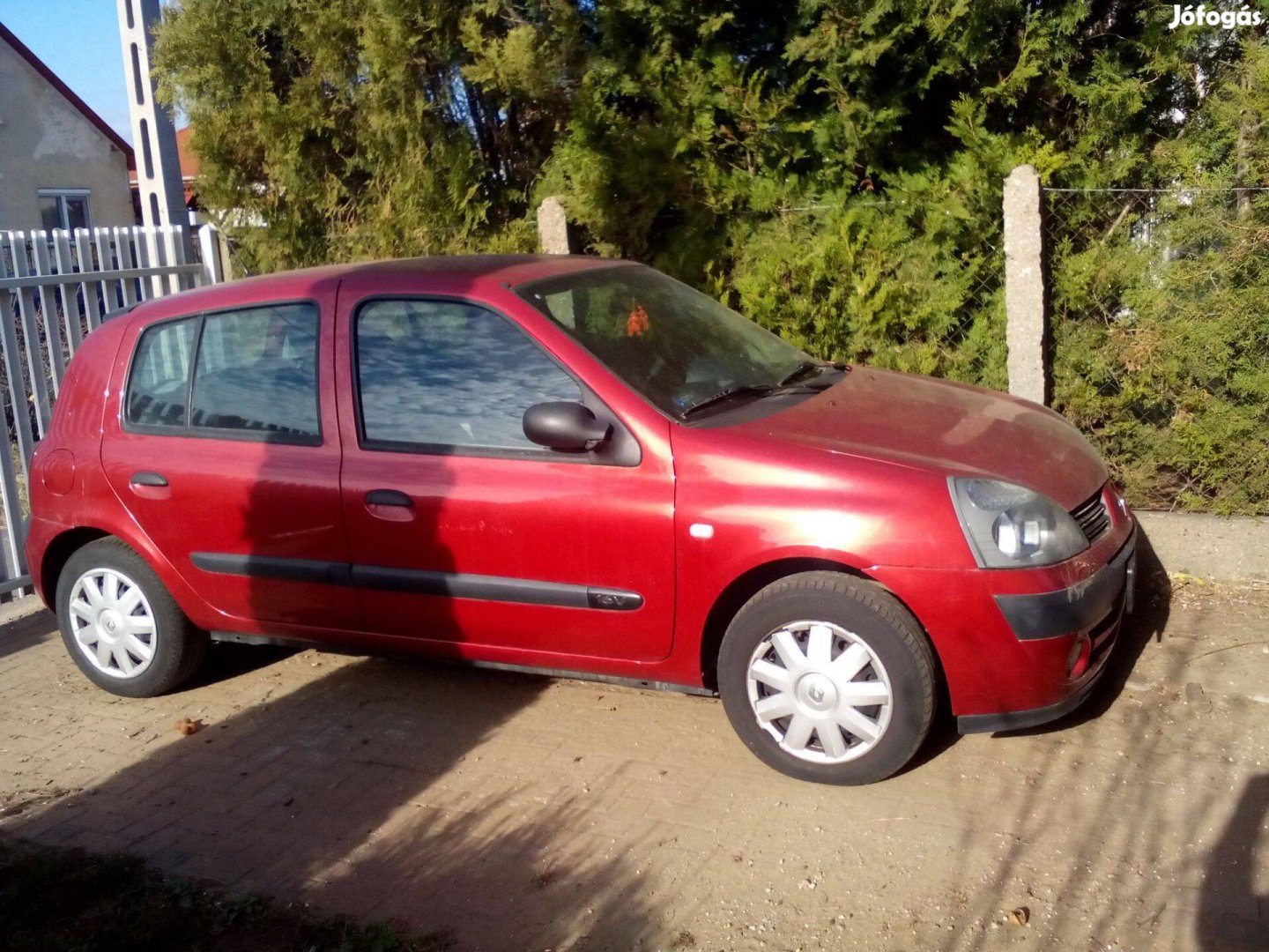Renault Clio gyári bontott alkatrészek kedvező áron eladók