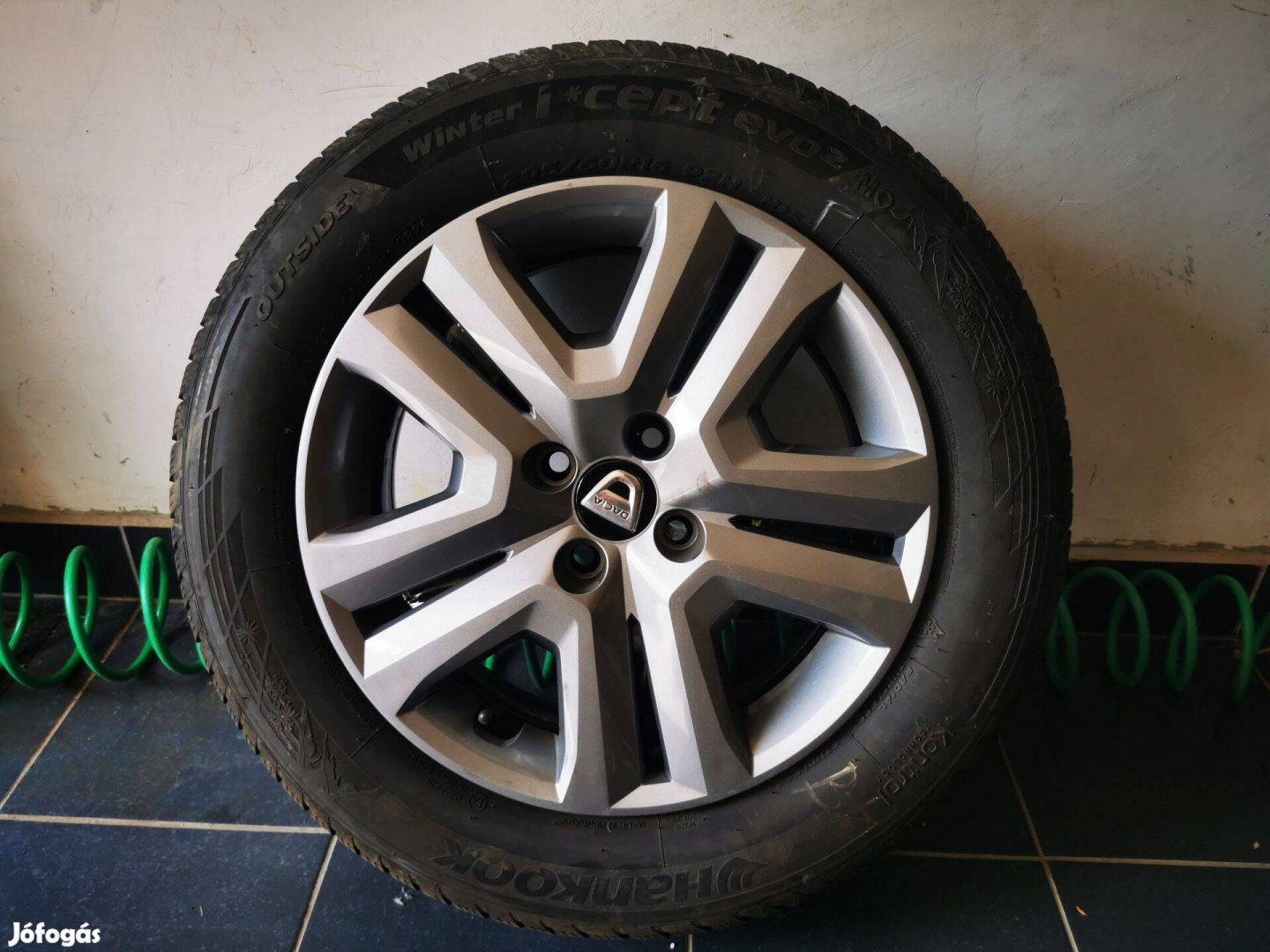 Renault Dacia 16 colos acélfelni 205/60 jó állapotú téligumival