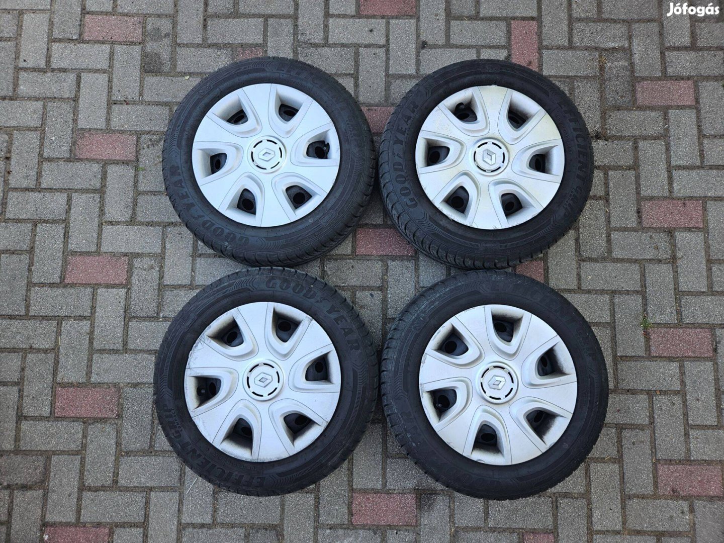 Renault/Dacia lemezfelni nyári gumival (4x100) 185/65 R15