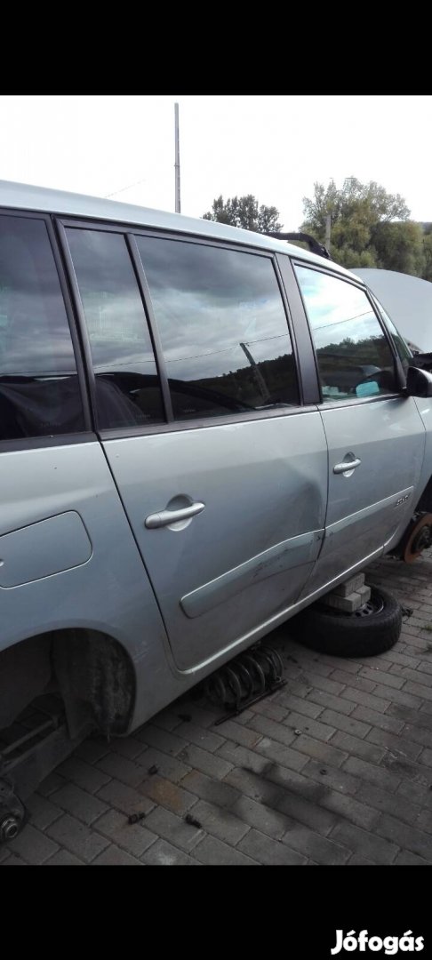 Renault Espace IV 3.0 dci bontott alkatrészei 