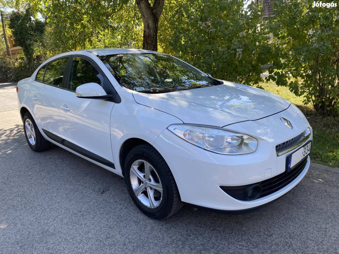 Renault Fluence 1.6 Authentique Garanciával