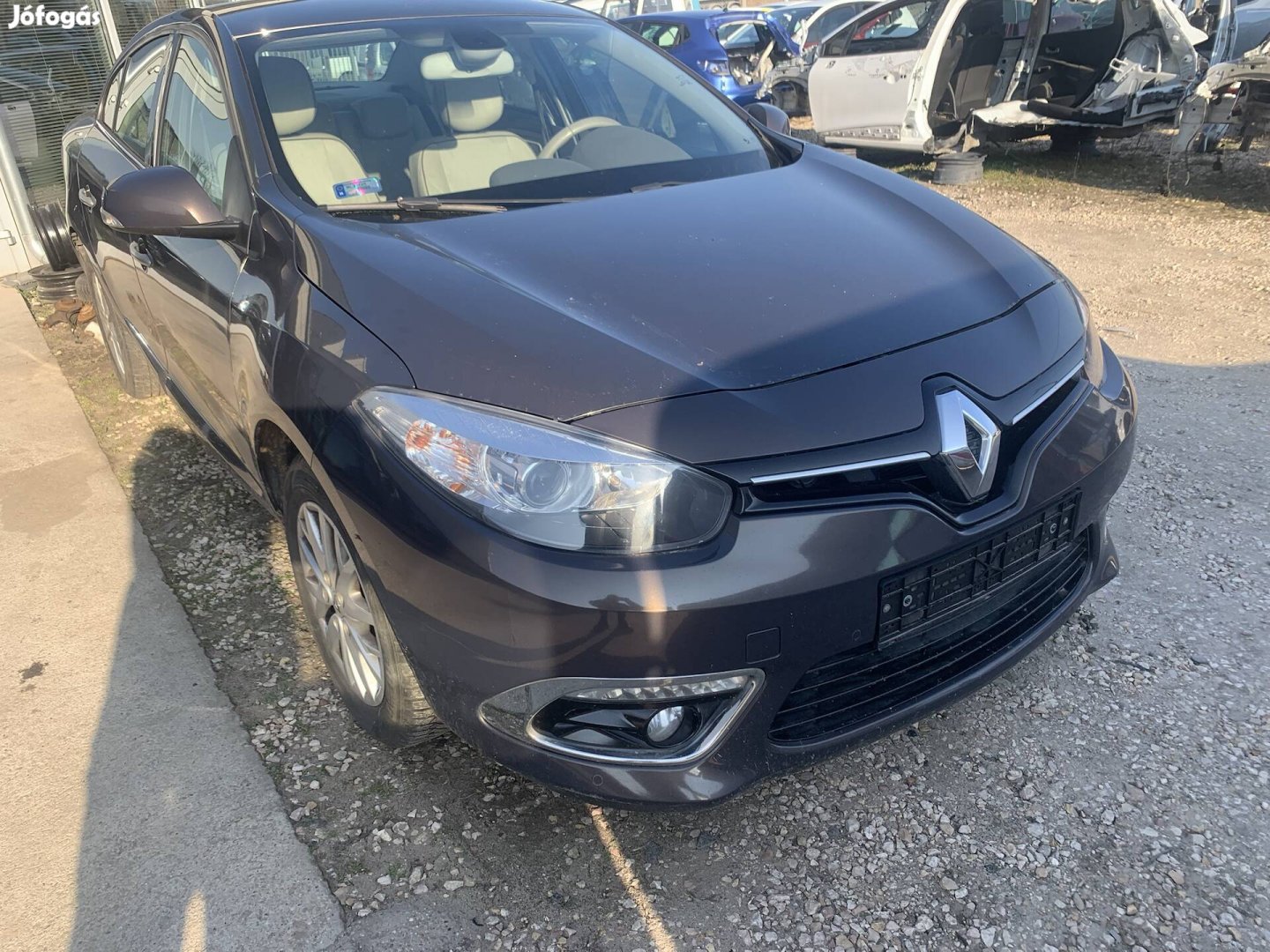 Renault Fluence 2014- bontott alkatrész lámpa fényszóró lökhárító 