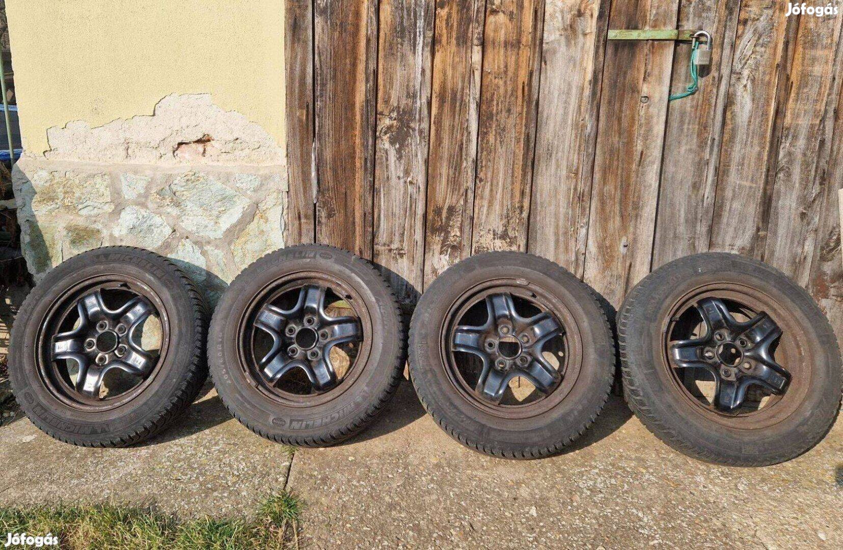 Renault Fluence Scenic Megane gyári struktúr lemezfelni R16 acélfelni